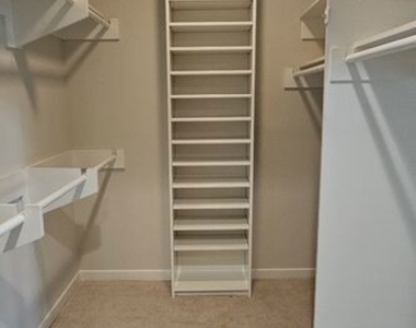 2122 Century Park Lane - Photo Thumbnail 3