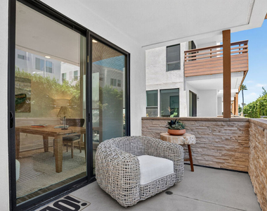 1678 Topanga - Photo Thumbnail 24