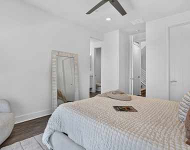 1678 Topanga - Photo Thumbnail 17