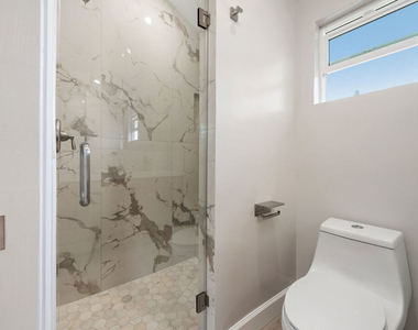 2329 Selby Avenue - Photo Thumbnail 11