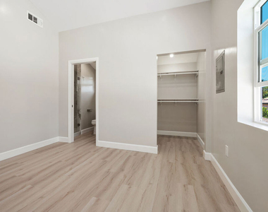 2329 Selby Avenue - Photo Thumbnail 9