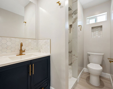 2329 Selby Avenue - Photo Thumbnail 7