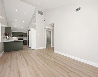 2329 Selby Avenue - Photo Thumbnail 1