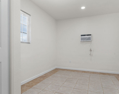 66087 Desert View Avenue - Photo Thumbnail 15