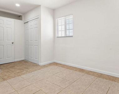 66087 Desert View Avenue - Photo Thumbnail 13