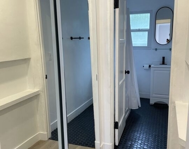 1254 N Orange Grove Avenue - Photo Thumbnail 7
