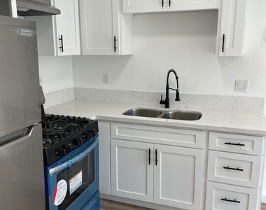 6627 Kraft Avenue - Photo Thumbnail 6