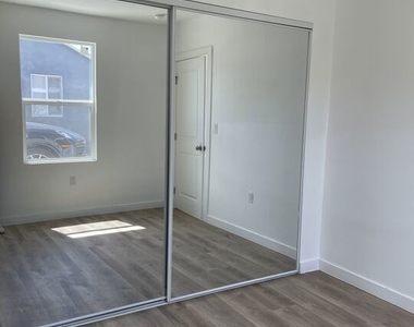 6627 Kraft Avenue - Photo Thumbnail 14