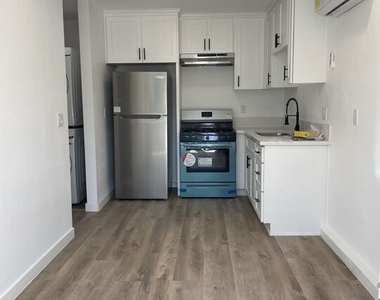6627 Kraft Avenue - Photo Thumbnail 11
