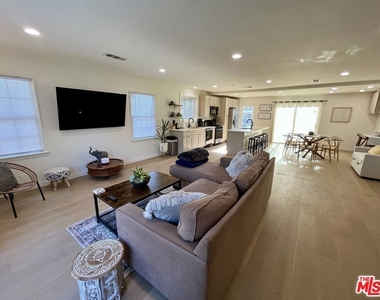 1825 Stearns Drive - Photo Thumbnail 28