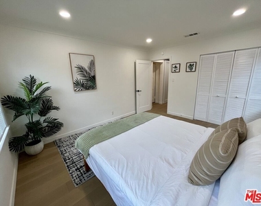 1825 Stearns Drive - Photo Thumbnail 14