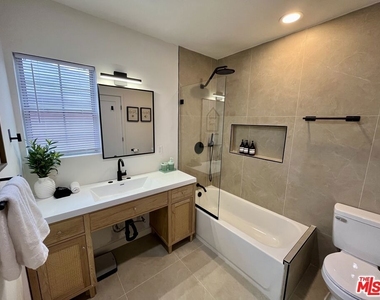 1825 Stearns Drive - Photo Thumbnail 7