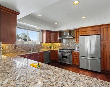 1878 Greenfield Avenue - Photo Thumbnail 13