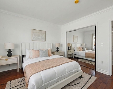 1878 Greenfield Avenue - Photo Thumbnail 21