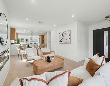 2831 Overland Avenue - Photo Thumbnail 4