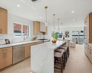 2831 Overland Avenue - Photo Thumbnail 8
