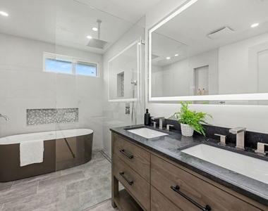 2831 Overland Avenue - Photo Thumbnail 27