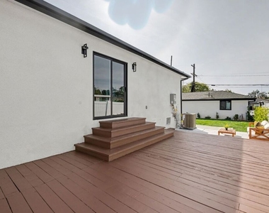 2831 Overland Avenue - Photo Thumbnail 48