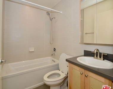 1348 N Sierra Bonita Avenue - Photo Thumbnail 7