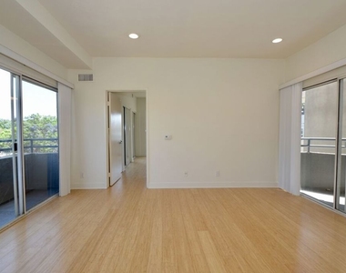 1348 N Sierra Bonita Avenue - Photo Thumbnail 5