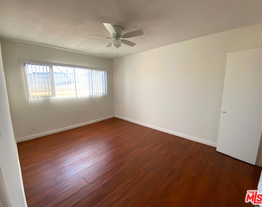 1026 N Genesee Avenue - Photo Thumbnail 19