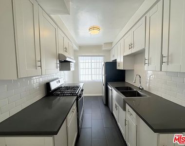1026 N Genesee Avenue - Photo Thumbnail 4