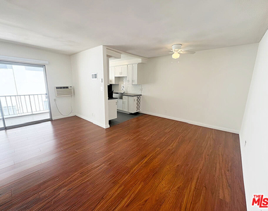 1026 N Genesee Avenue - Photo Thumbnail 2