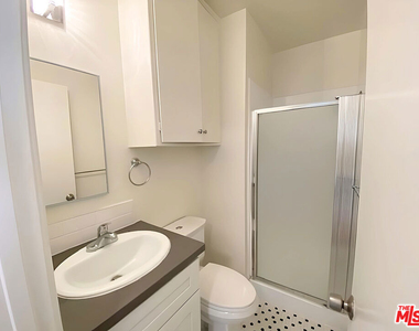 1026 N Genesee Avenue - Photo Thumbnail 22