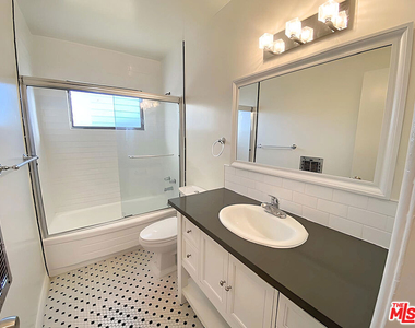1026 N Genesee Avenue - Photo Thumbnail 18