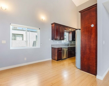 3910 Moore Street - Photo Thumbnail 4