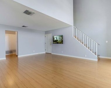 3910 Moore Street - Photo Thumbnail 3