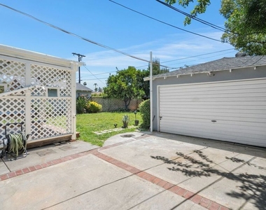 14348 Collins Street - Photo Thumbnail 27