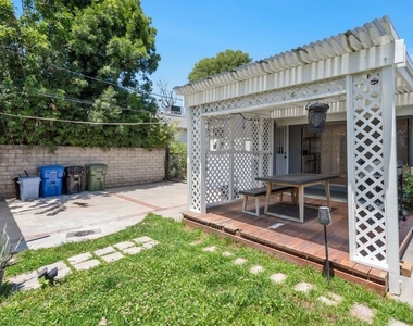 14348 Collins Street - Photo Thumbnail 26