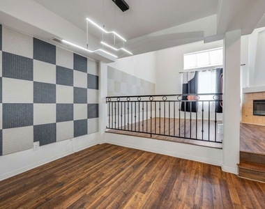 10924 Bloomfield Street - Photo Thumbnail 11