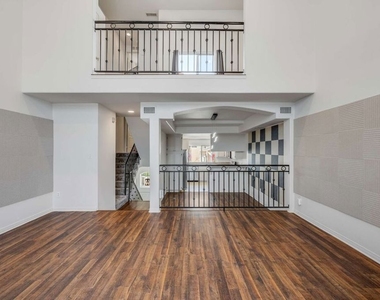 10924 Bloomfield Street - Photo Thumbnail 16