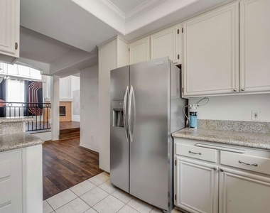 10924 Bloomfield Street - Photo Thumbnail 14