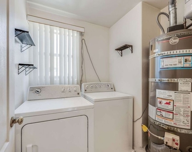 10924 Bloomfield Street - Photo Thumbnail 21