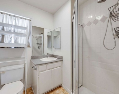 10924 Bloomfield Street - Photo Thumbnail 17