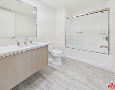 850 Crenshaw Boulevard - Photo Thumbnail 7
