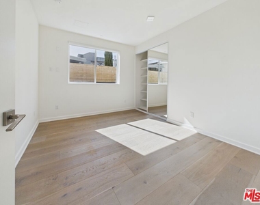 850 Crenshaw Boulevard - Photo Thumbnail 6