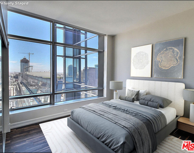 900 W Olympic Boulevard - Photo Thumbnail 4