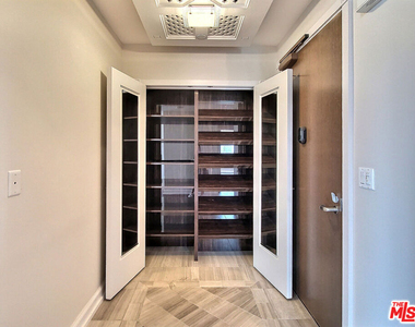 900 W Olympic Boulevard - Photo Thumbnail 12