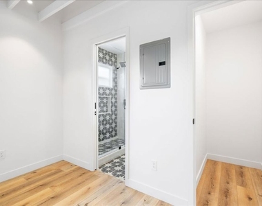 4027 Moore Street - Photo Thumbnail 27