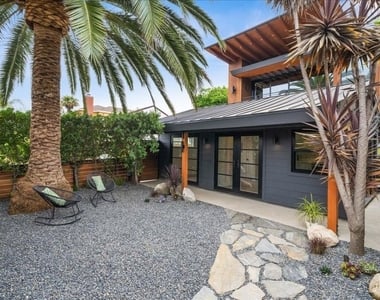 4027 Moore Street - Photo Thumbnail 3