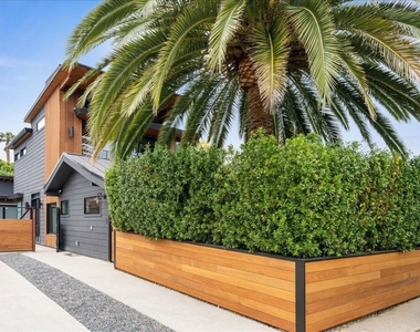 4027 Moore Street - Photo Thumbnail 1