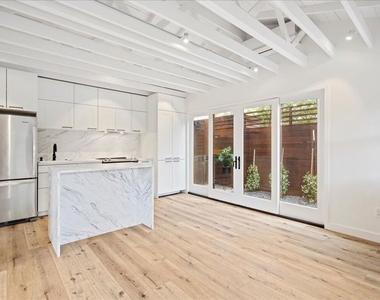 4027 Moore Street - Photo Thumbnail 8