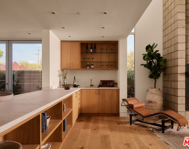 2801 Sanborn Avenue - Photo Thumbnail 10