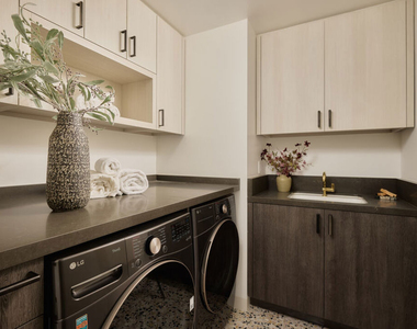 2801 Sanborn Avenue - Photo Thumbnail 19