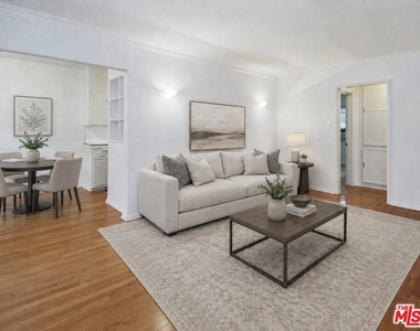 8569 Holloway Drive - Photo Thumbnail 3