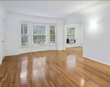 8569 Holloway Drive - Photo Thumbnail 2